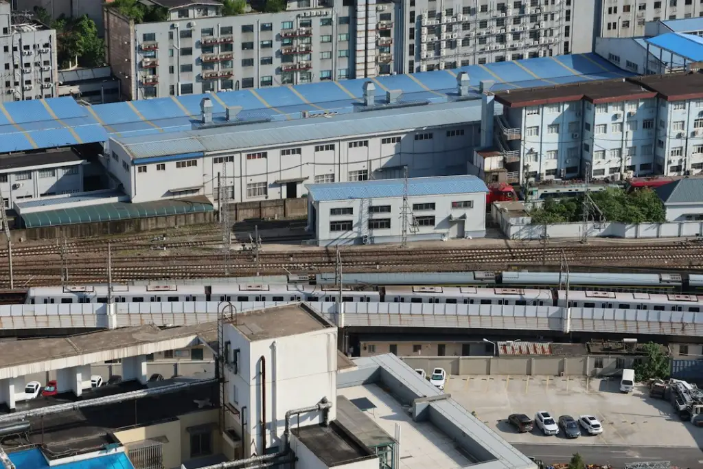重庆伟芸瑞商贸日化百货批发：洗发水与沐浴露产品型号参数对比